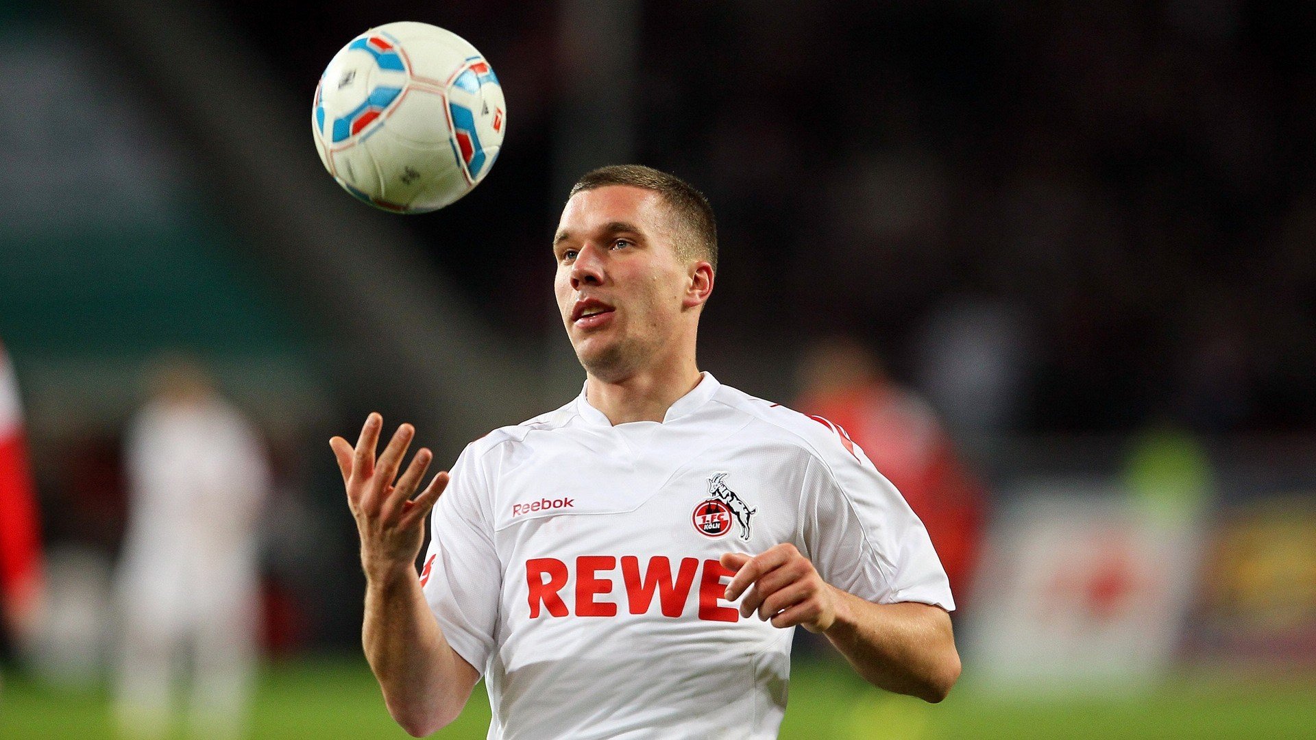 包含梅西状态火爆，德甲抢七大战对阵休斯顿火箭，上海海港力争零封的词条